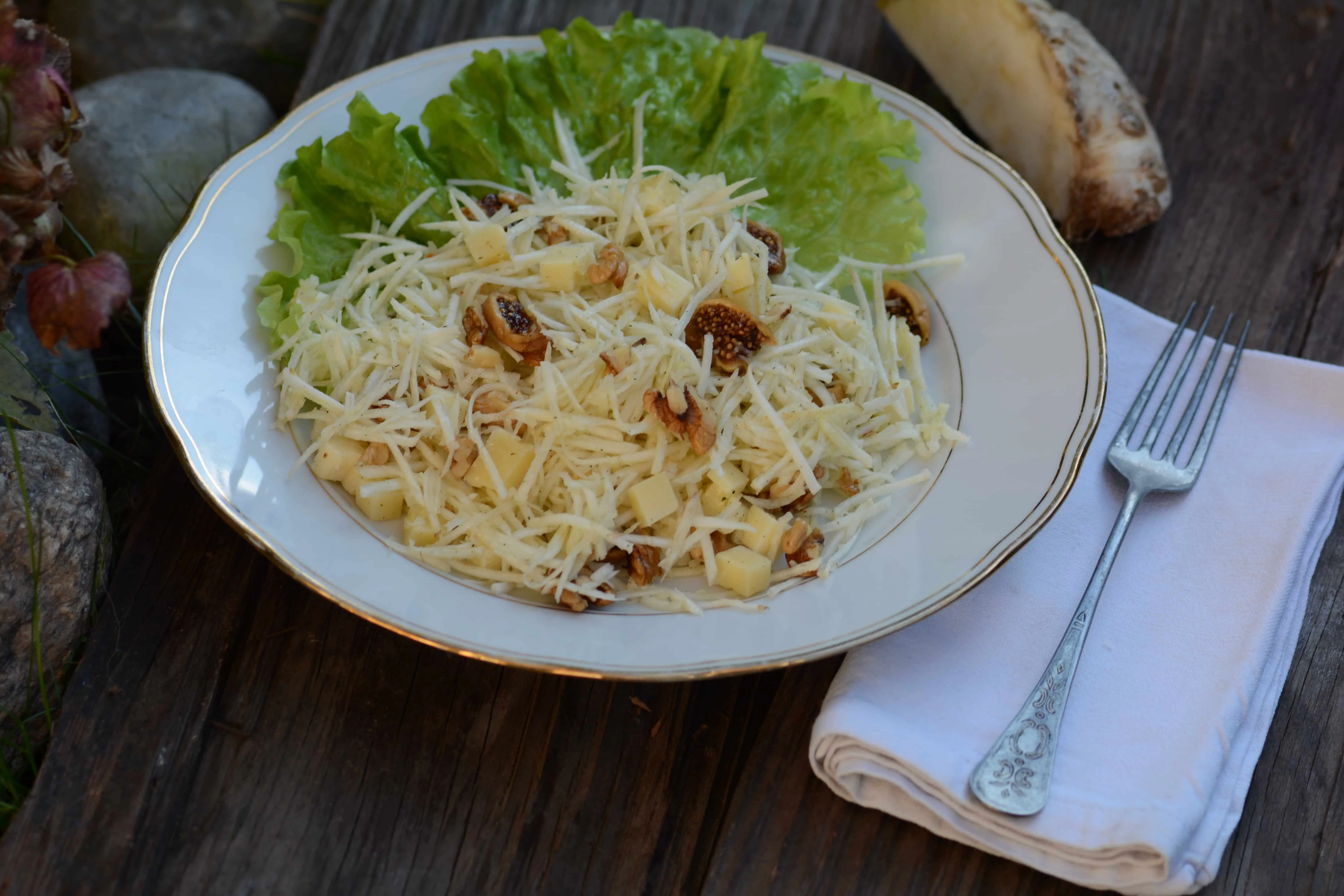 Insalata raffinata di sedano rapa