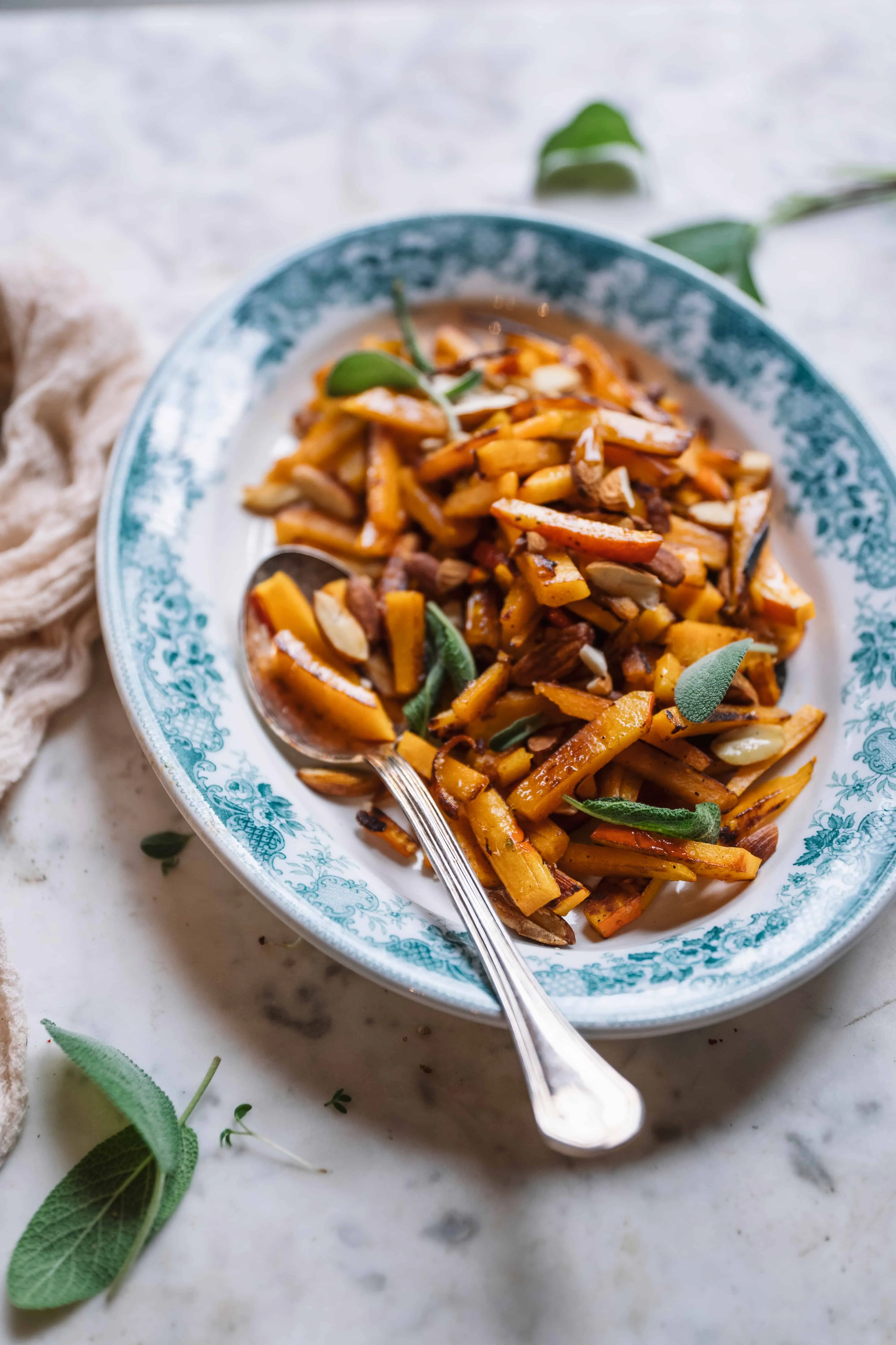 Verdure di zucca con mandorle