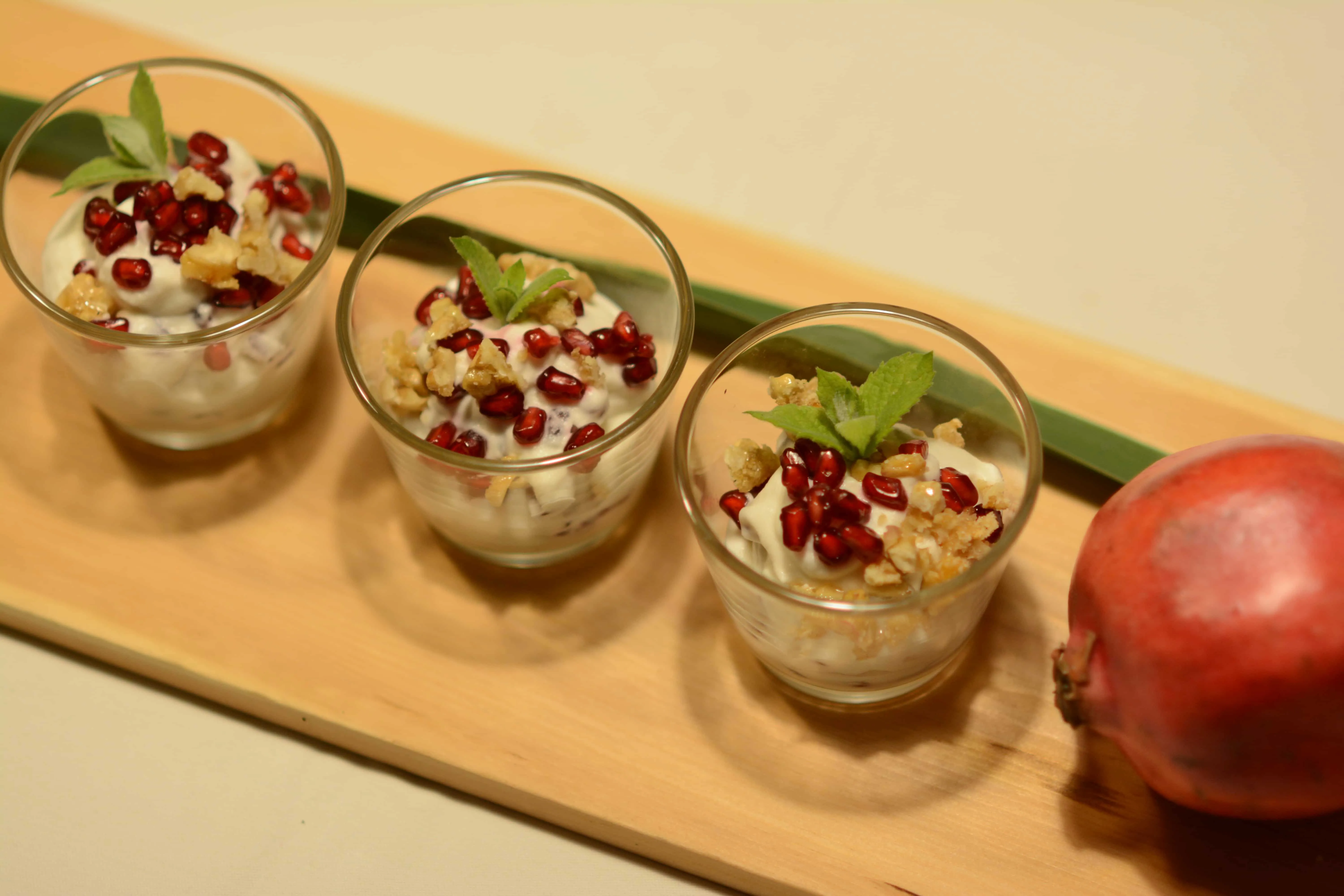 Dessert al formaggio fresco con melograno